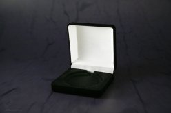 Krabička / Etue pro větší medaile černá